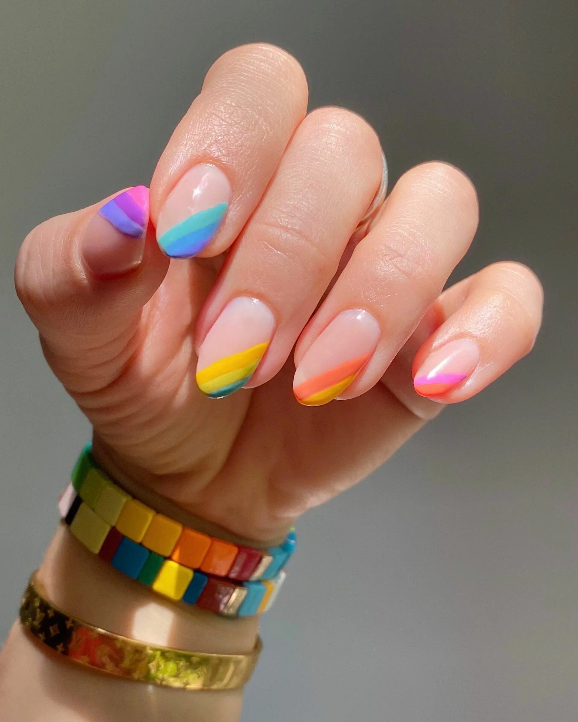 Квадратный маникюр разноцветные NAIL ART HOW-TO: Rainbow Candy PRIDE Mani! - Julie Off Duty New York Celebrity M