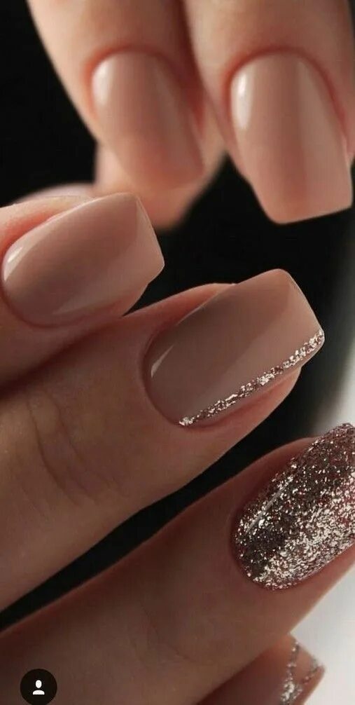 Квадратный маникюр с блестками Seja Manicure Profissional. Ganhe mais de R $2000 reais por mês (clique aqui e a