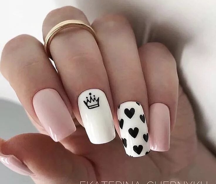 Квадратный маникюр с рисунком Pin by Domy on Nails Queen nails, Nails, Nail designs pictures