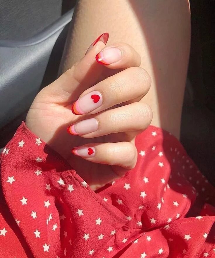 Квадратный маникюр с сердечками I think with my blood. Heart nails, Manicure nail designs, Heart nail designs