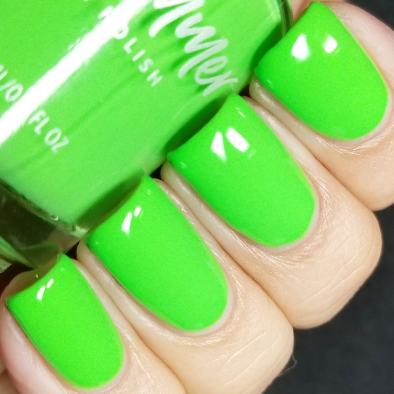 Квадратный маникюр салатовый Race Against Slime Cream Nail Polish by KBShimmer Etsy