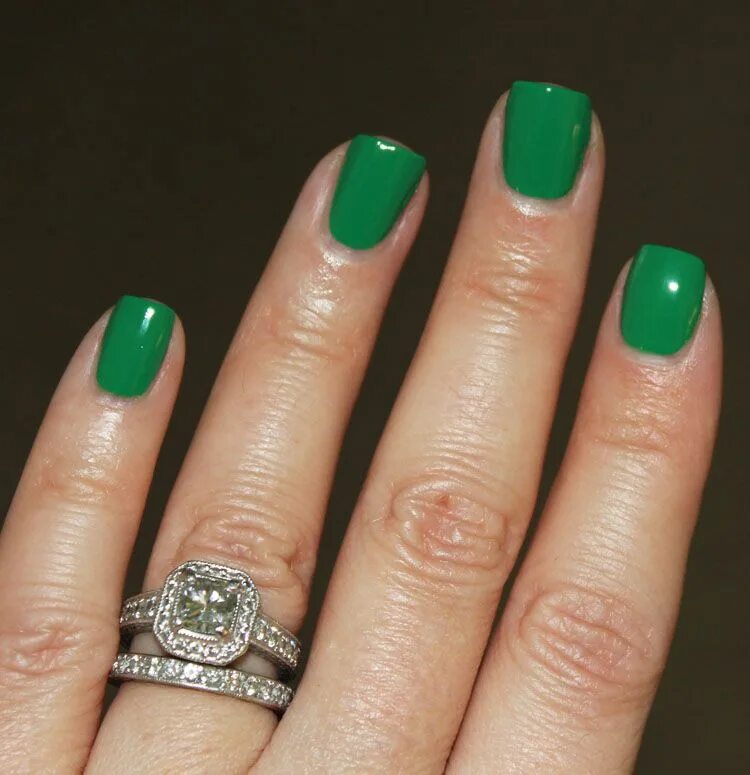 Квадратный маникюр зеленого цвета OPI Sandy Hook Green Nail Lacquer Vampy Varnish Green nails, Nails, Nail lacquer