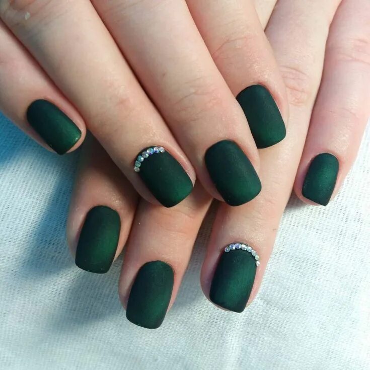 Квадратный маникюр зеленого цвета Green matte manicure 90 photos