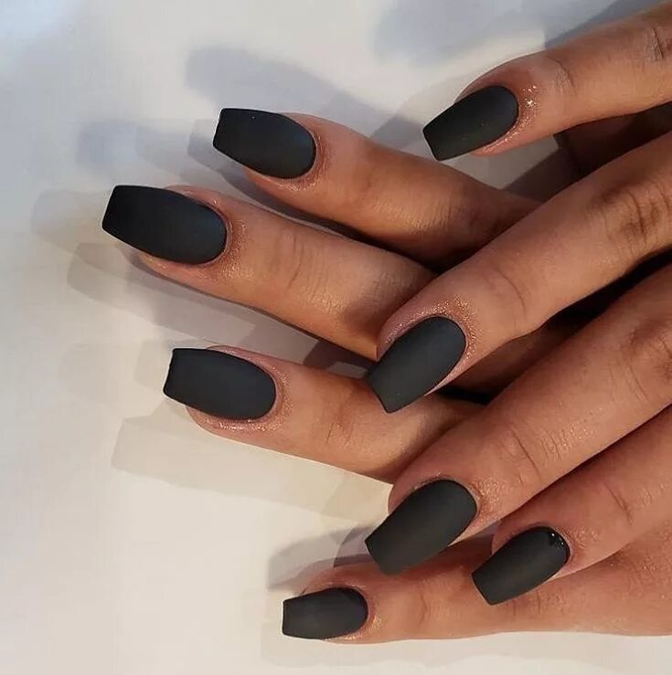 Квадратный матовый маникюр nageldesign.tk Jel tırnaklar, Siyah tırnaklar, Tırnak tasarımı