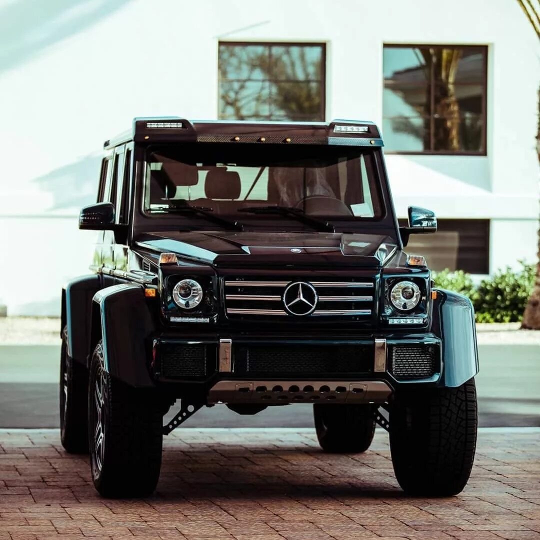 Квадратный мерседес фото Mercedes-Benz G 550 4x4² (Instagram @kevwerks) Benz g, Mercedes jeep, Mercedes b