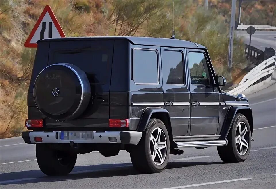 Квадратный мерседес фото Папарацци подловили на тестах обновлённый Mercedes G 63 AMG - ДРАЙВ