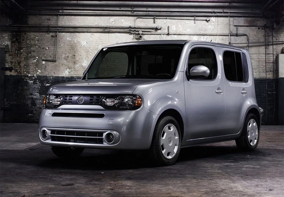 Квадратный ниссан фото Шумоизоляция Nissan Cube в Москве, цена от 27000 руб.