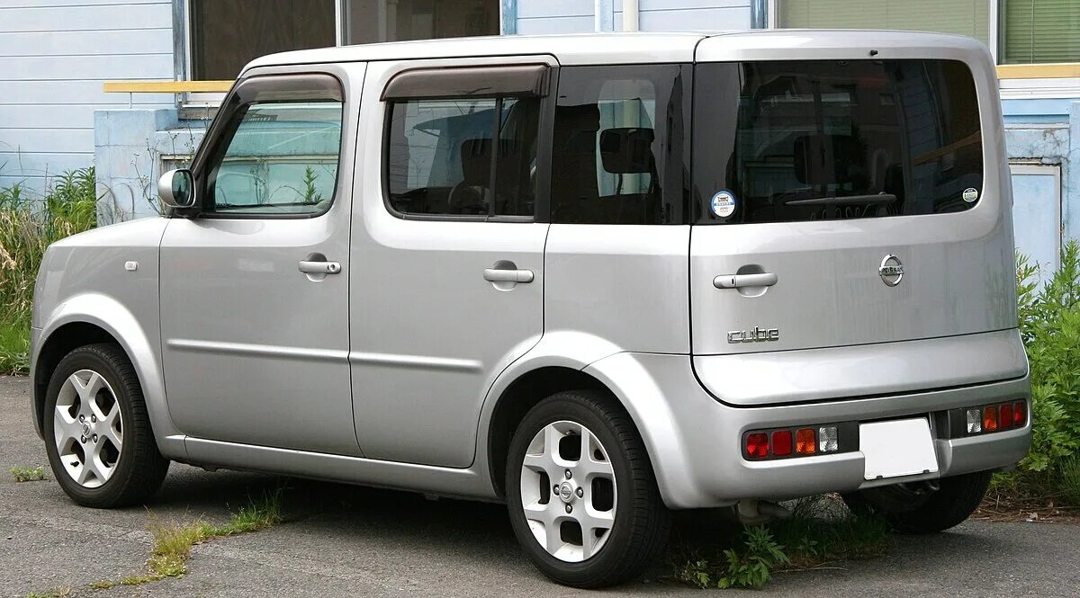 Квадратный ниссан фото File:NISSAN cube rear.jpg - Wikipedia