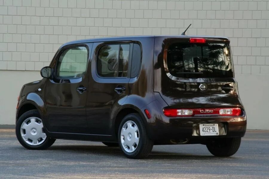 Квадратный ниссан фото Nissan Cube в кузове Z12 2009 года выпуска для рынка США. Фото 43. VERcity