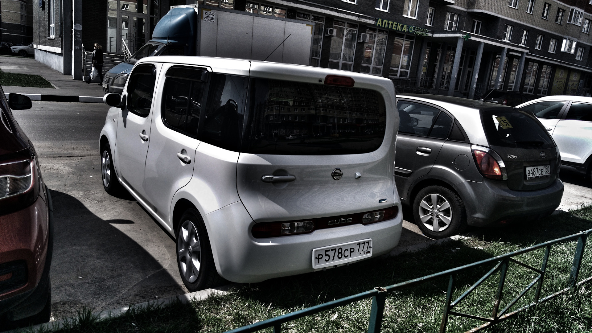 Квадратный ниссан фото Nissan Cube III 1.5 бензиновый 2013 Квадратный друг на DRIVE2