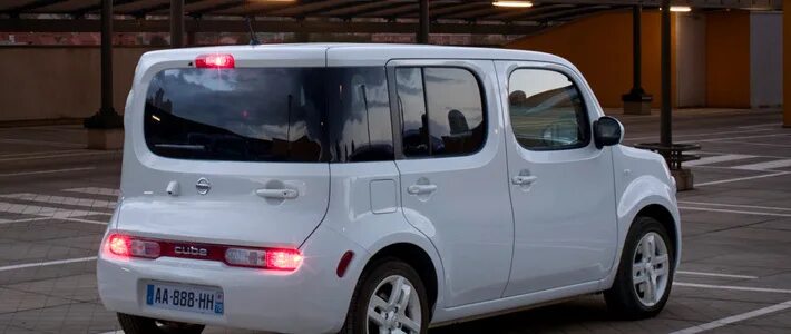 Квадратный ниссан фото Nissan Cube покинет конвейер до конца года