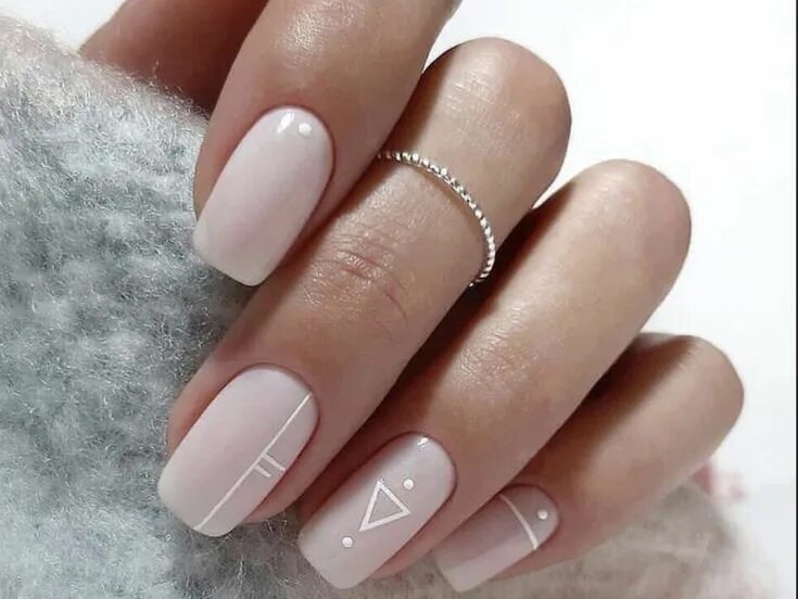 Квадратный нюдовые маникюр Pin de Roba kanaane en Nails ❤ Manicura para uñas cortas, Manicura de uñas, Mani