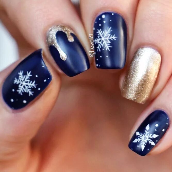 Квадратный праздничный маникюр Cute Winter Nails Designs to Inspire Your Winter Mood ★ See more: #nails Trendy 