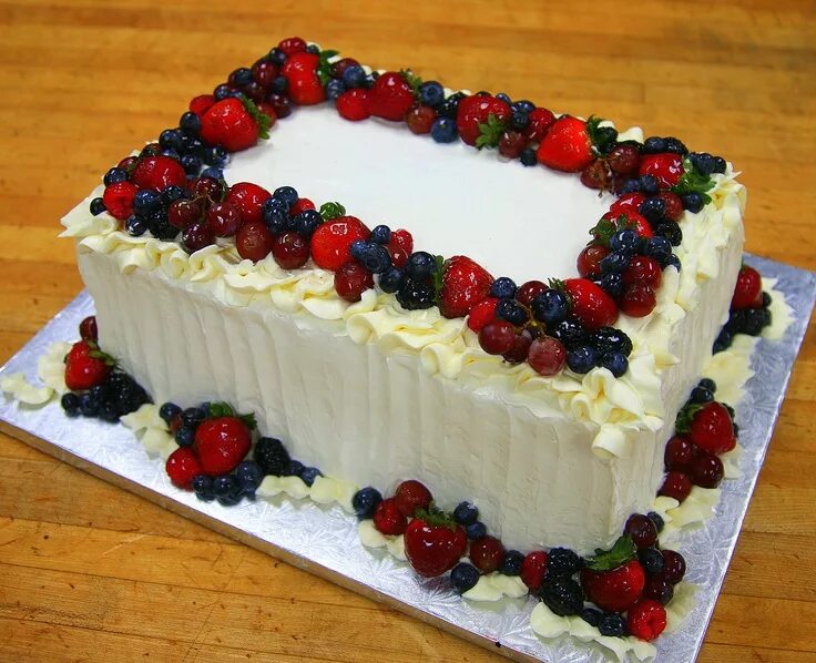 Квадратный торт оформление фото HugeDomains.com Cake decorated with fruit, Fruit topped cake, Cake decorating de