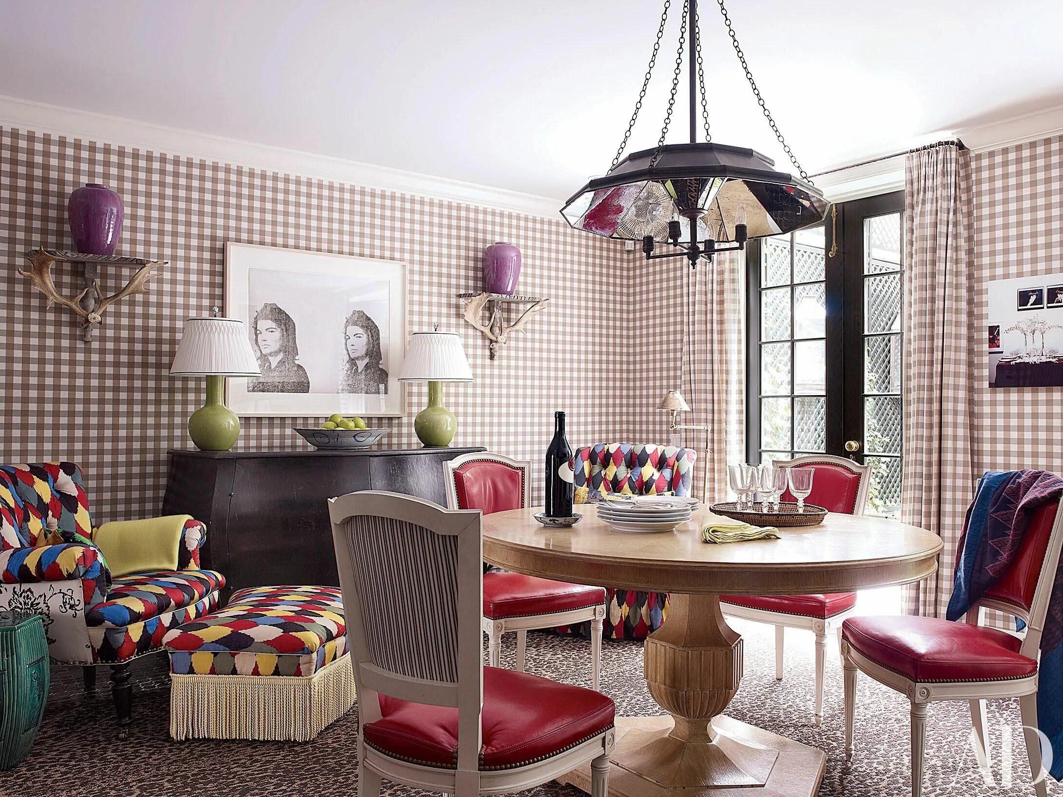 Квадраты в интерьере стиль Eclectic, Glamorous Interiors by Bilhuber and Associates Dining room colors, Din