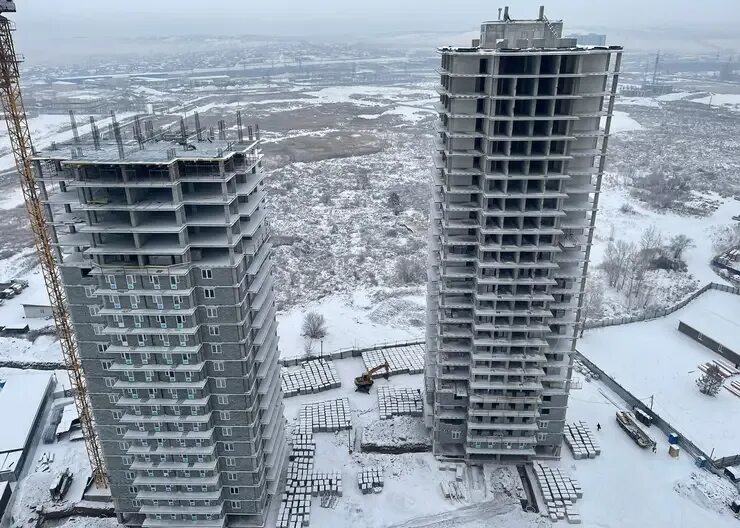 Квадро красноярск ул караульная фото В Красноярске на ул. Караульная возобновлено строительство заброшенного жилого к