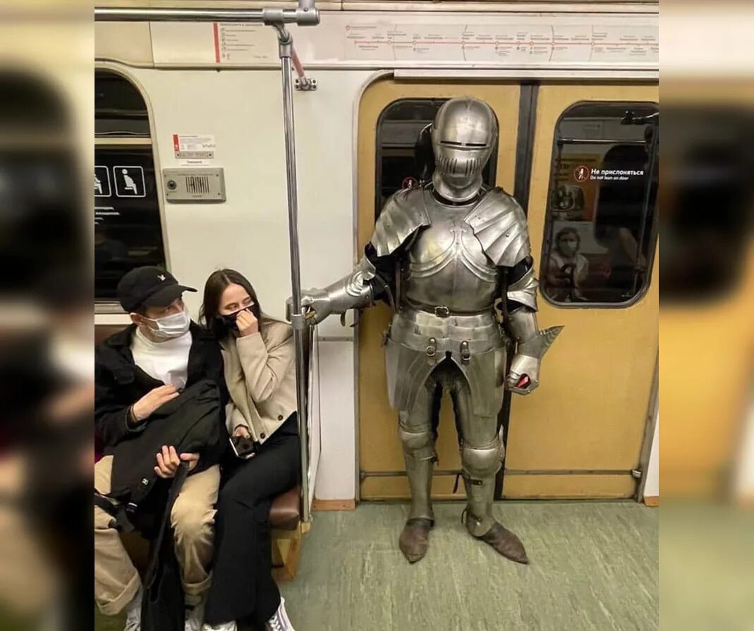 Квадроберы фото в метро Quirky Commuters: Unusual Moments in the Metro - Lite-Story