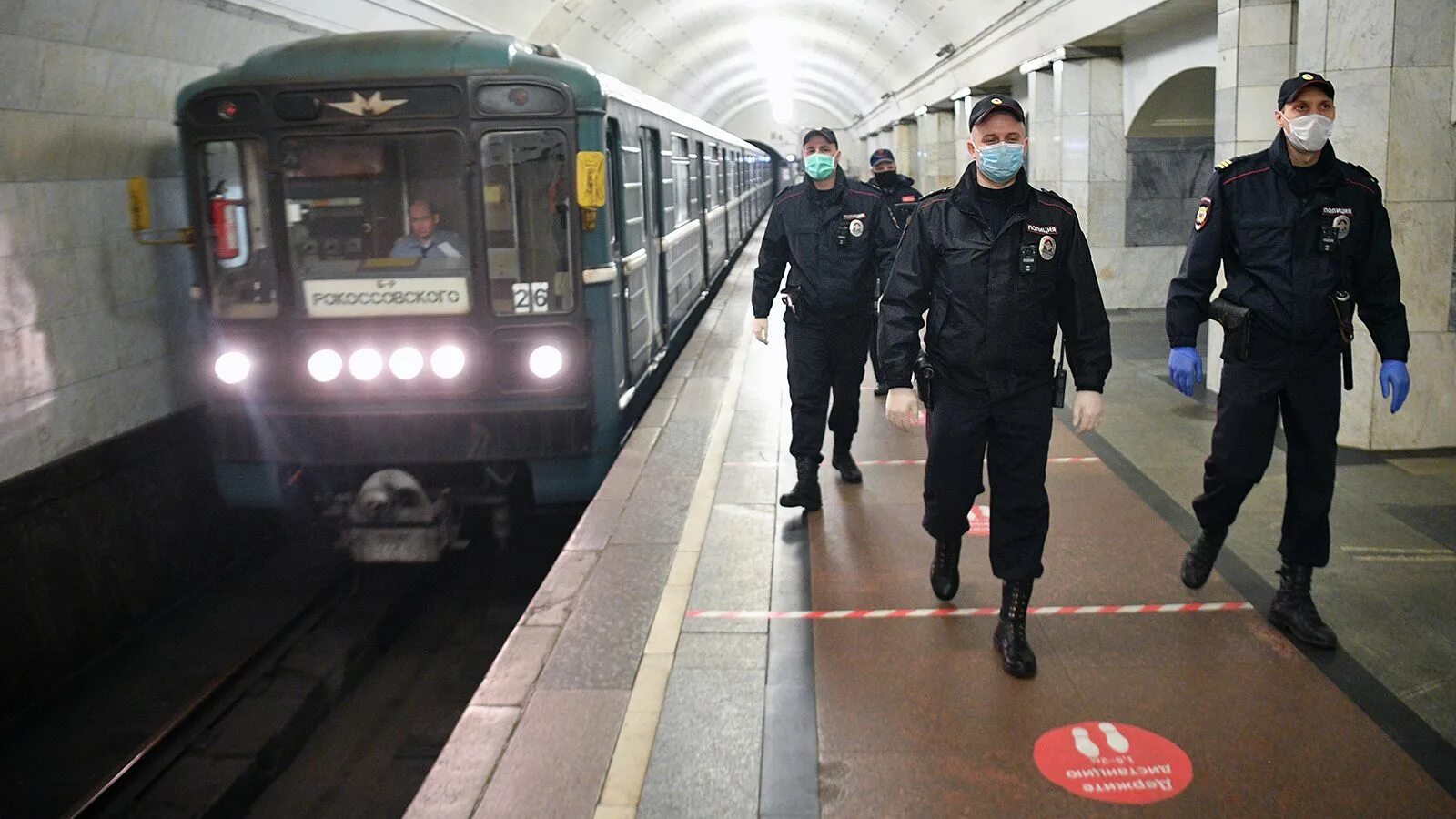 Квадроберы фото в метро Хоккеист Цыганов: "Я был убежден, что в России все делают как надо. Но это быстр