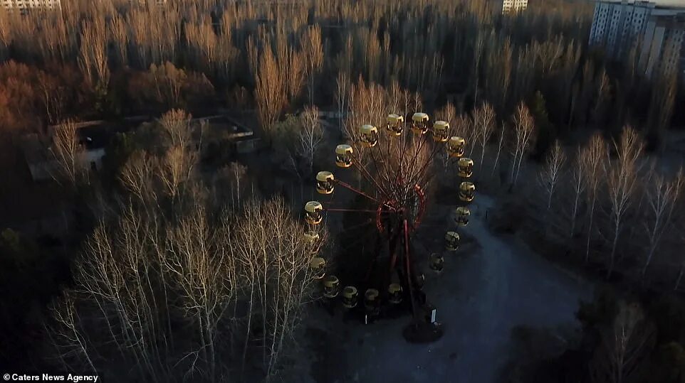 Квадроберы в чернобыле фото Drone captures eerie beauty of Pripyat after it was evacuated during Chernobyl n