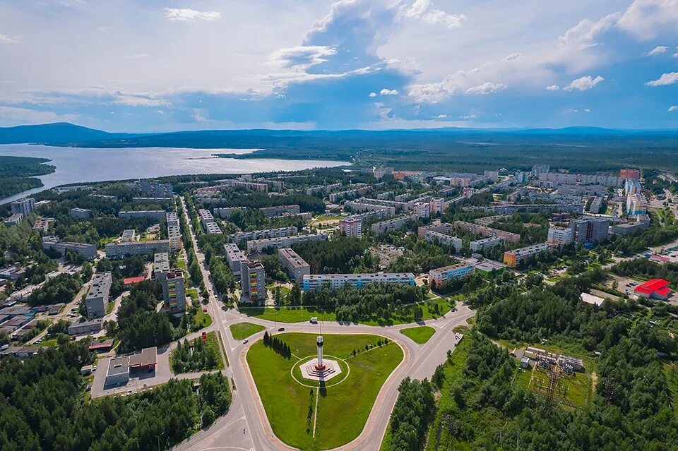 Квадроберы в мурманске 2024 фото Директор Кольской АЭС Василий Омельчук поздравил строителей с профессиональным п
