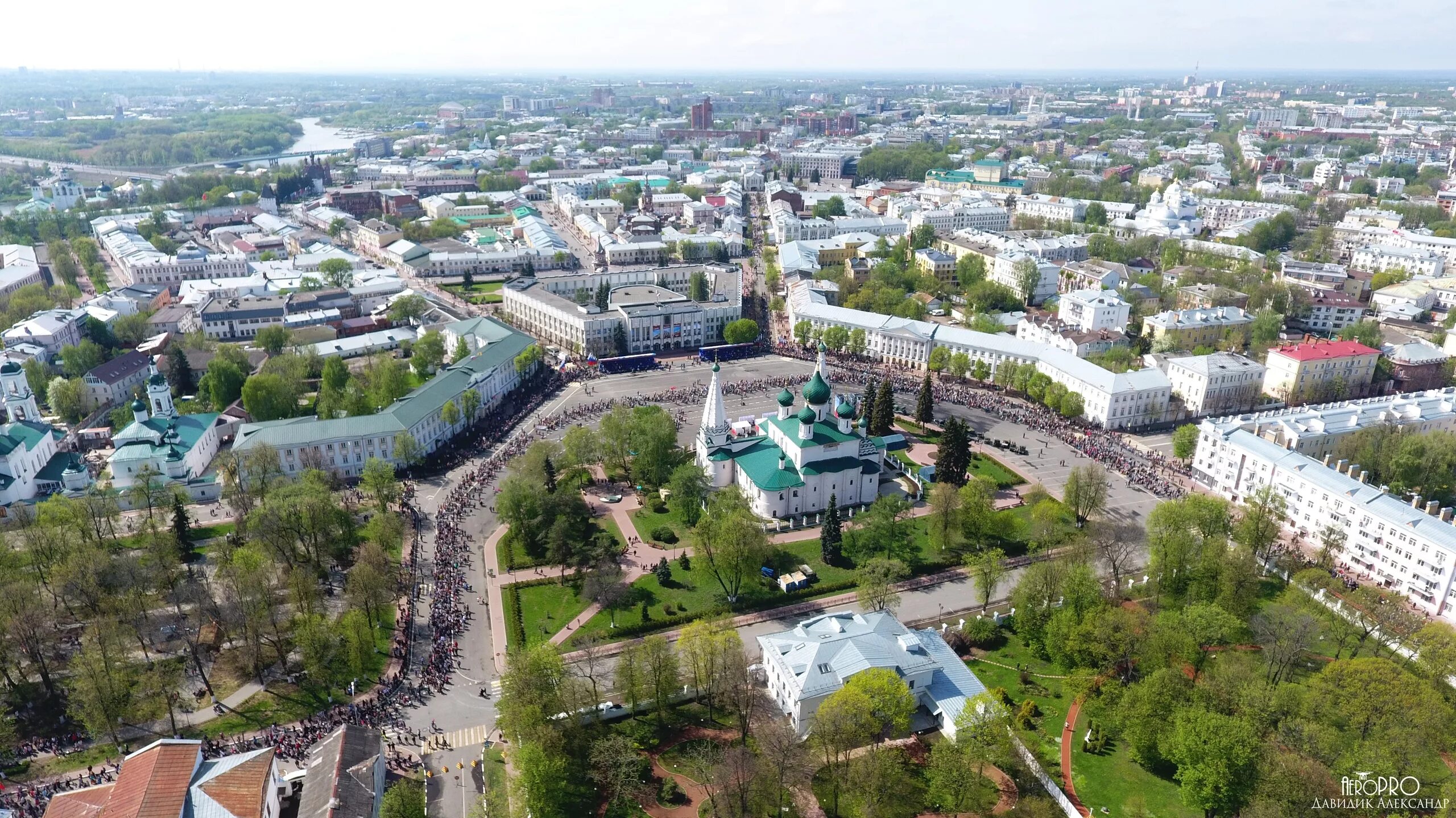 Квадроберы в ярославле фото Как прошел "Бессмертный полк" по Костроме, Иванову и Ярославлю: фото Sobaka.ru