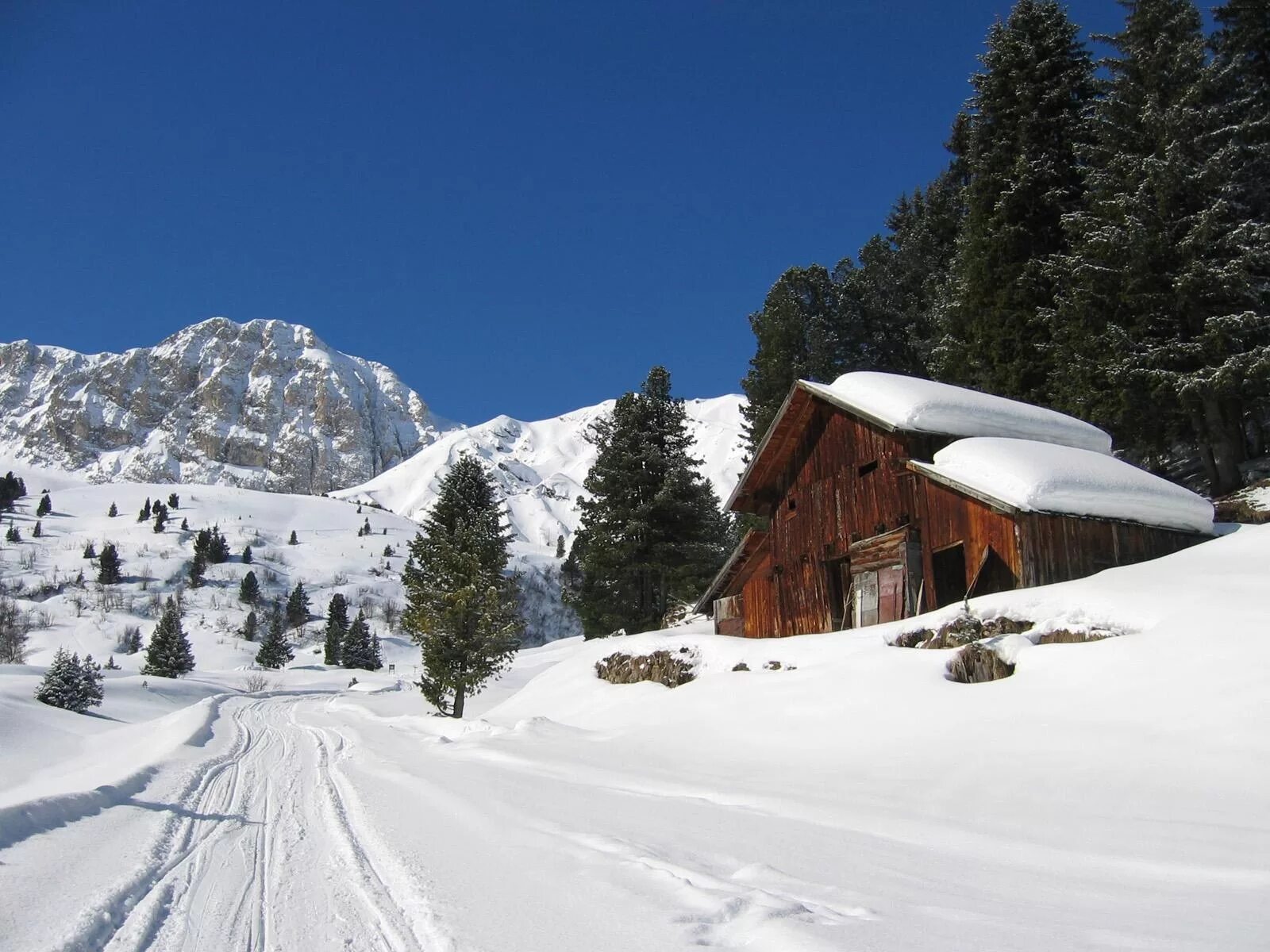 Квадроберы зимой фото Wallpaper : landscape, sky, snow, house, hut, Alps, Freezing, Terrain, tree, Mas