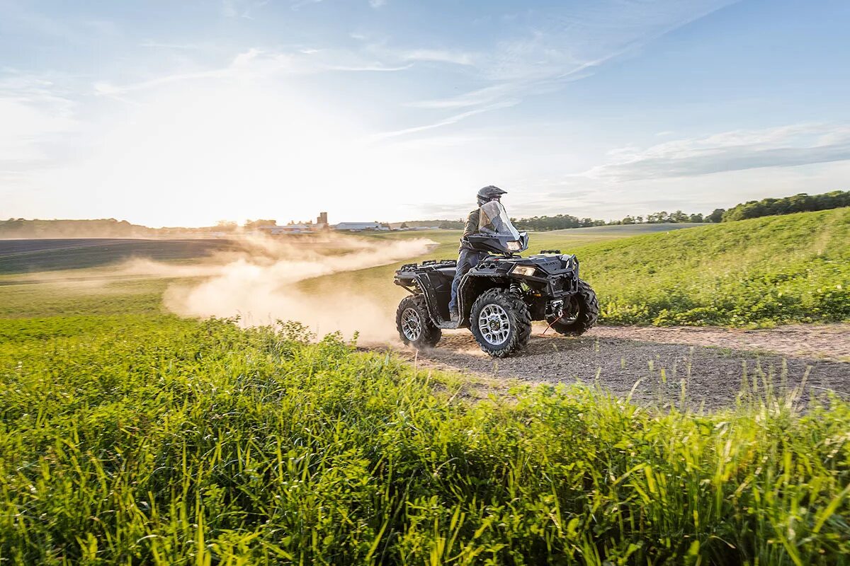 Квадроцикл в поле фото Polaris Off Road - MY 2017, Farm :: Adventure Studios