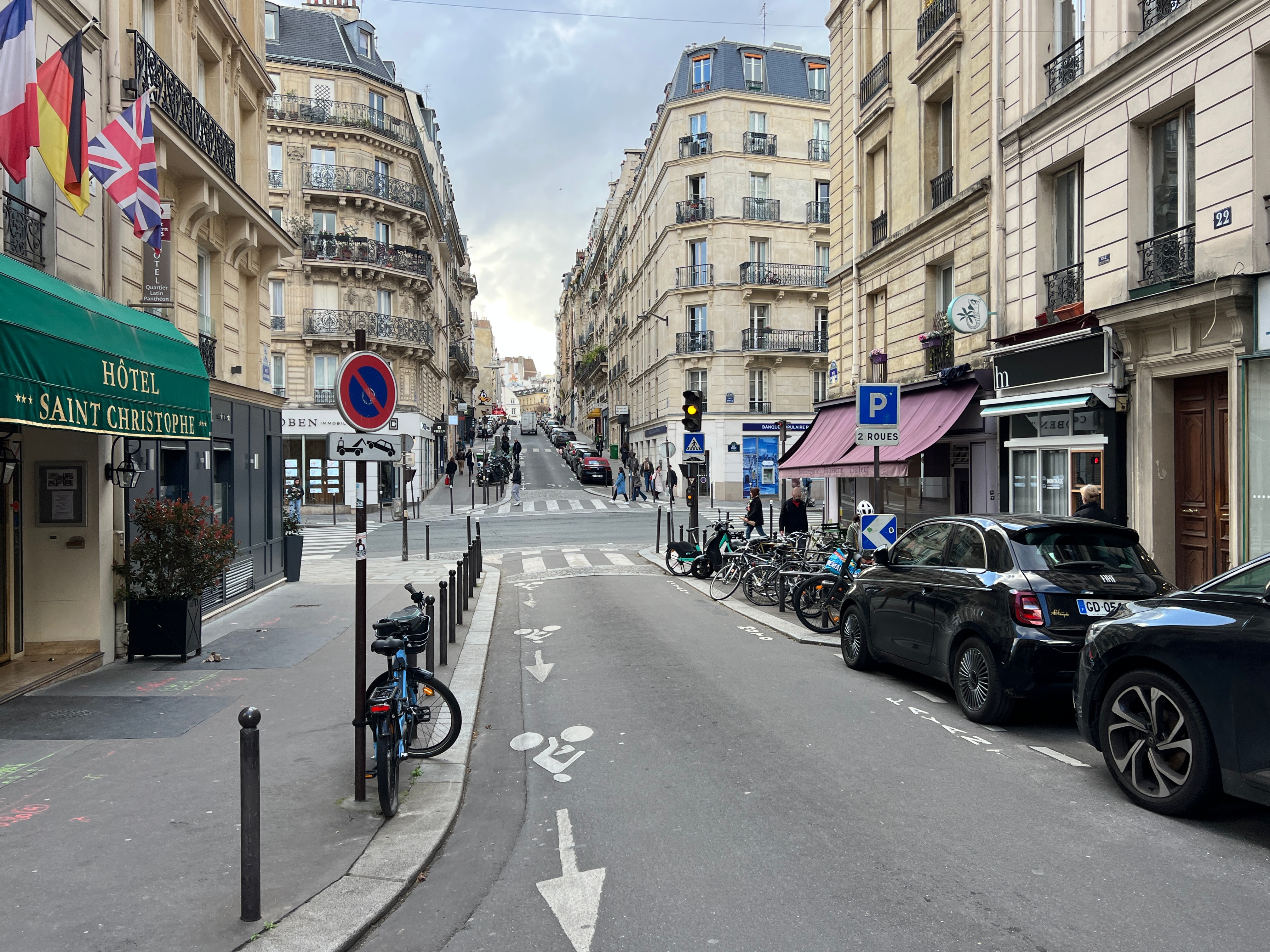 Кварталы парижа фото File:Rue Lacépède - Paris V (FR75) - 2023-04-13 - 2.jpg - Wikimedia Commons