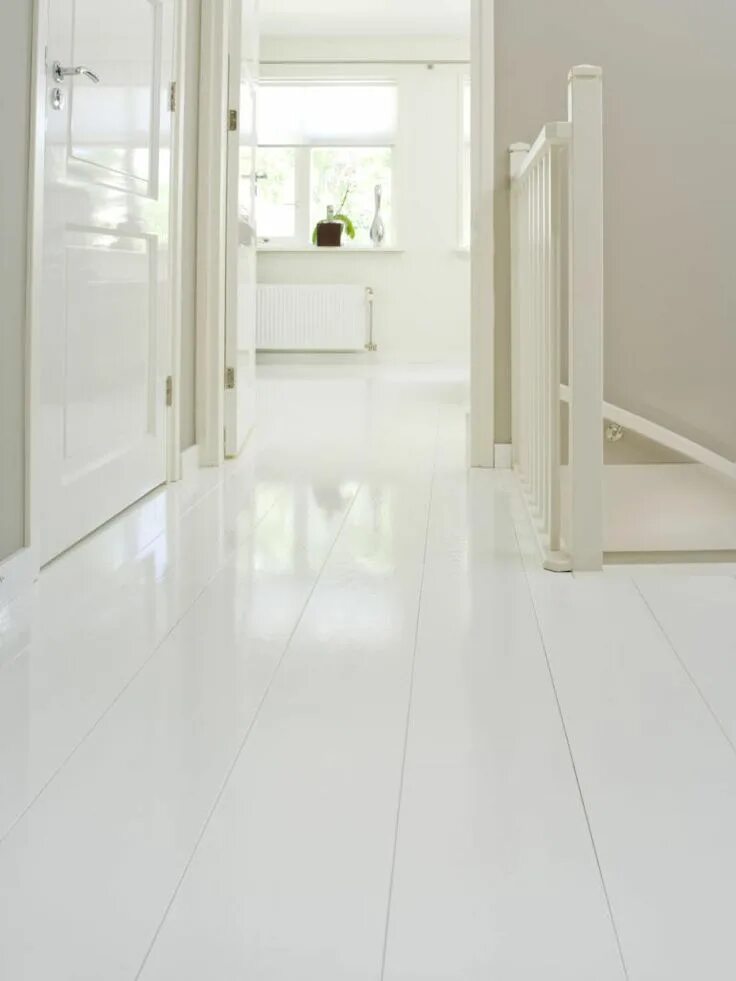 Кварц винил белый в интерьере BeukersVloeren.nl Eiken vloer, houten vloer, brede planken. White painted floors