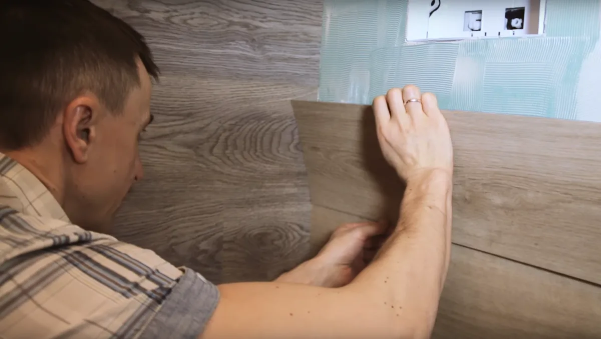 Кварц винил на стены фото Кварц-виниловая плитка на стенах: преимущества, выбор и монтаж DOMEO РЕМОНТ КВАР