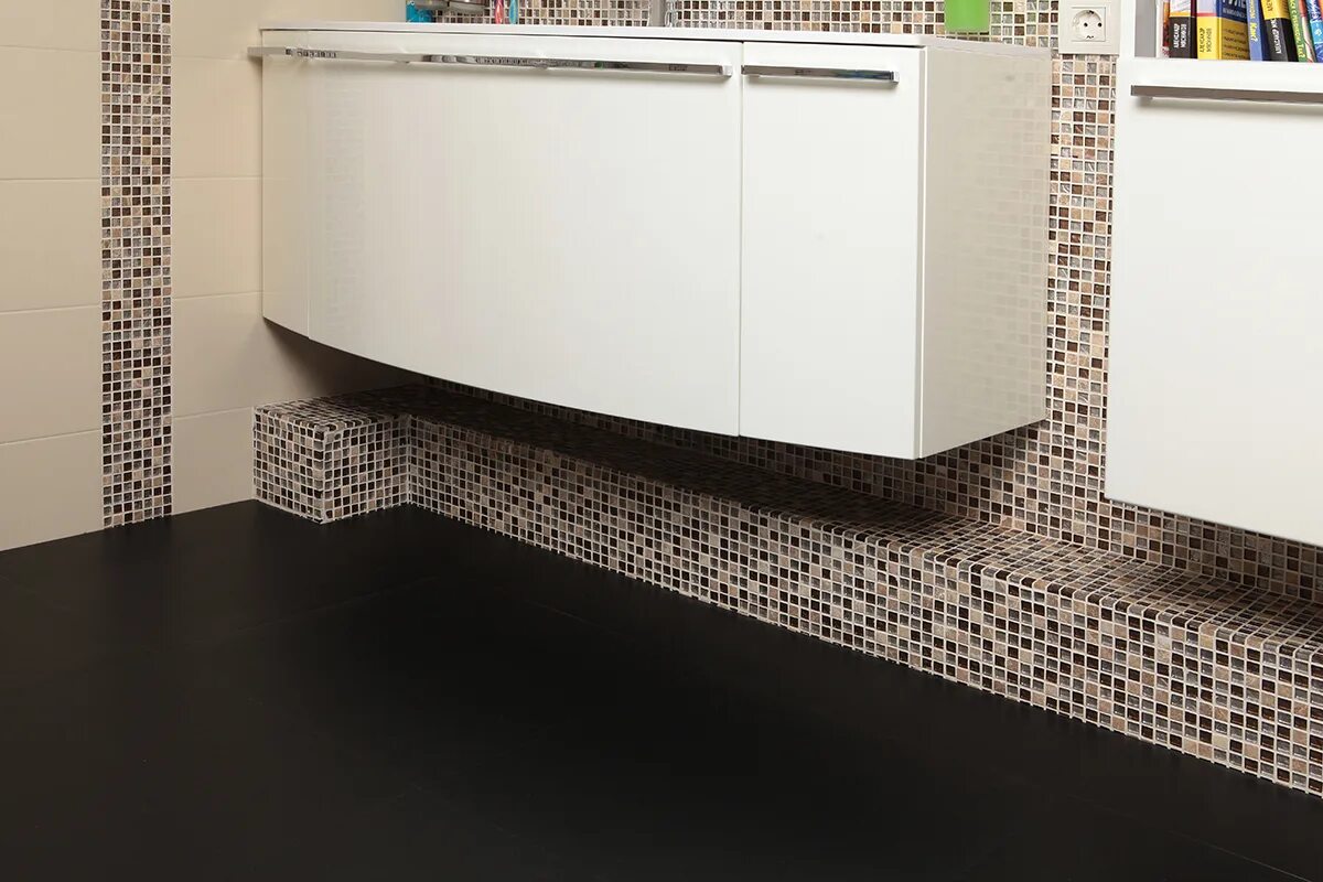 Кварцвинил в ванной фото Напольная кварц-виниловая плитка Decoria Public-Tile DBSN 05 Базальт Этна