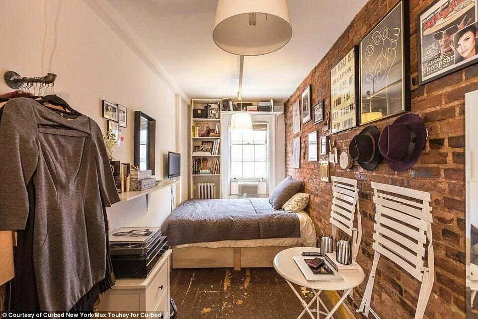 Квартира 11 фото Inside one woman's 90-square-foot NY apartment Apartment design, Small bedroom, 