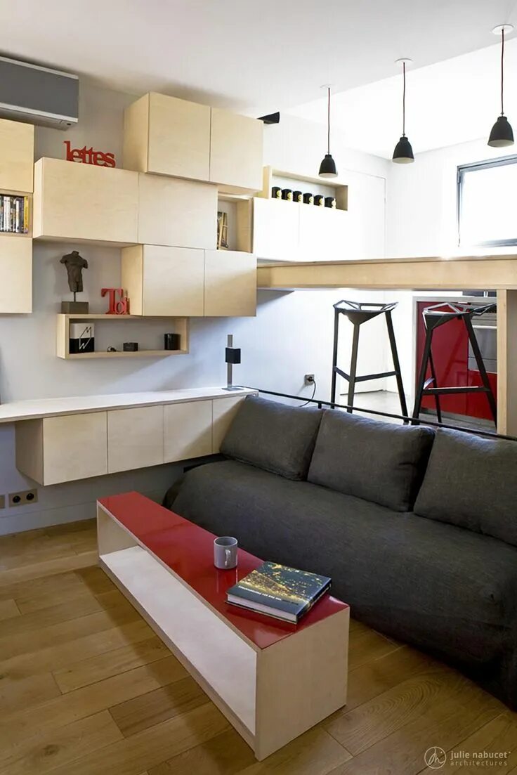 Квартира 12 метров фото Bien vivre dans 16m2 - Julie Nabucet Architectures Floating shelves living room,