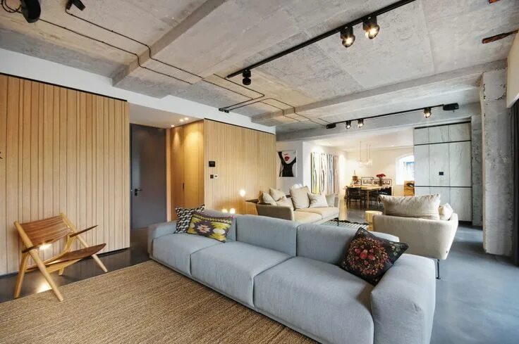 Квартира оформление потолок Ransome’s Dock - East Apartment: A Design By Minacciolo & CLPD HomeDSGN Concrete