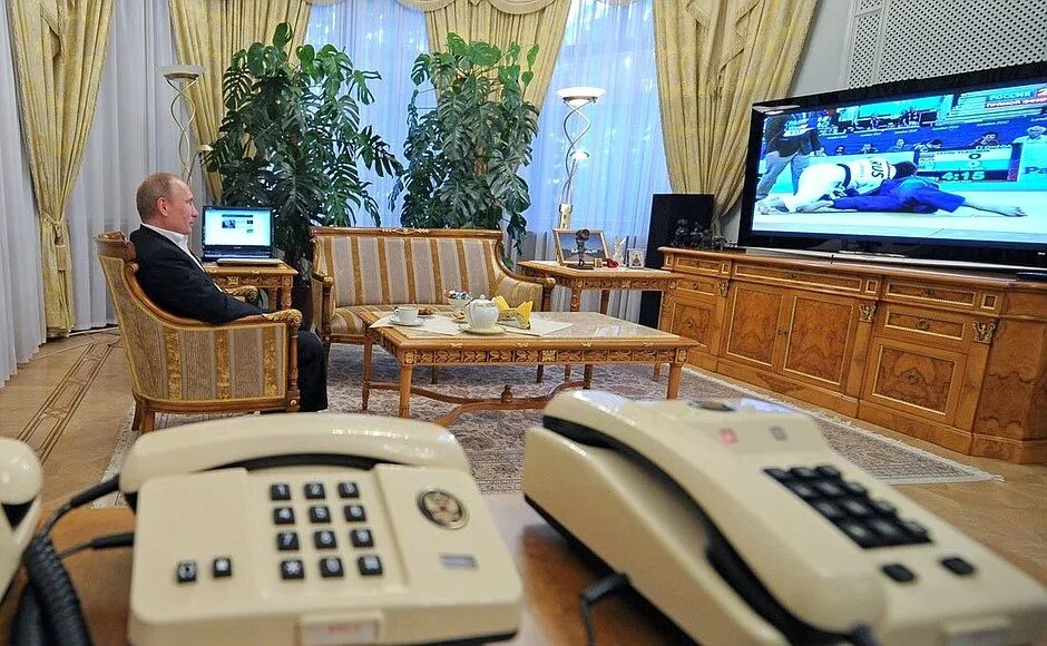 Квартира путина в кремле как выглядит Владимир Путин посмотрел трансляцию выступлений российских дзюдоистов на Паралим