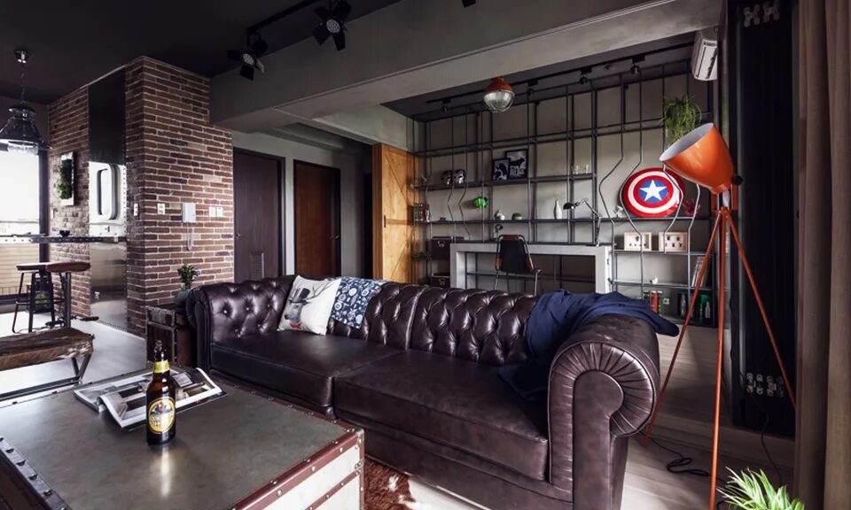 Квартира в мужском стиле Marvel-Themed Bachelor Pad for the Ultimate Man Child