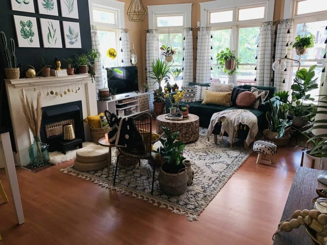 Квартира в стиле бохо дизайн фото An Eclectic Afro-Bohemian Rental Is Filled With Hand-Painted Patterned Walls Boh
