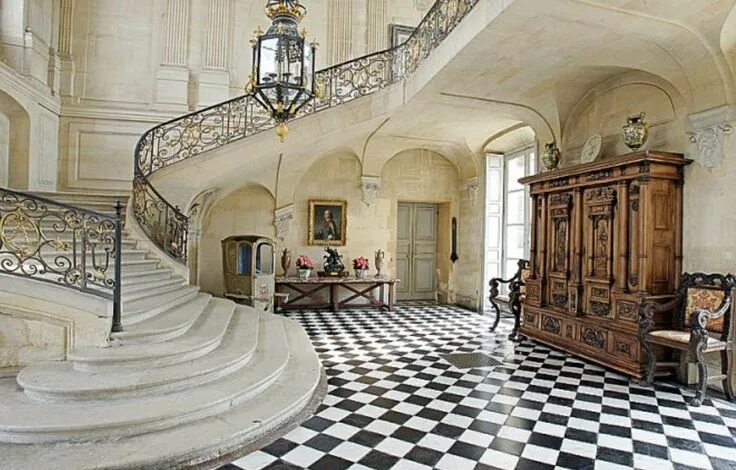 Квартира замок фото Le Grand Foyer Chateaux interiors, French chateau interiors, Stairs