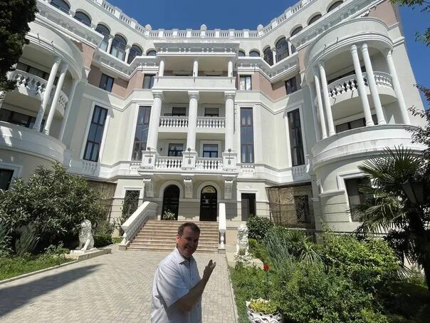Квартира зеленского в крыму в ливадии фото Apartments Zelensky in the Crimea will give low-income or large families. This w