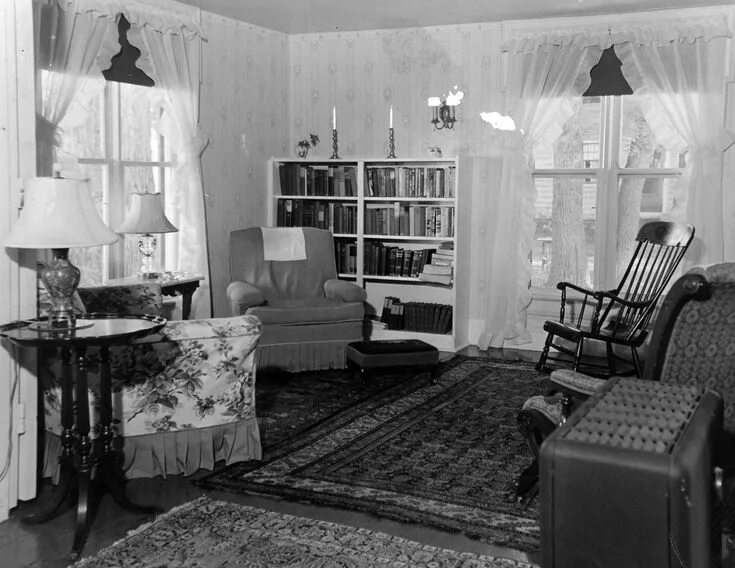 Квартиры 50 годов фото Vintage 1940s Living Room at The Singing Brook Inn