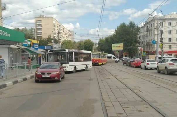 Квартиры ост тула как выглядят В Туле на ул. М. Горького ДТП мешает проезду трамваев В Туле на пересечении ул. 