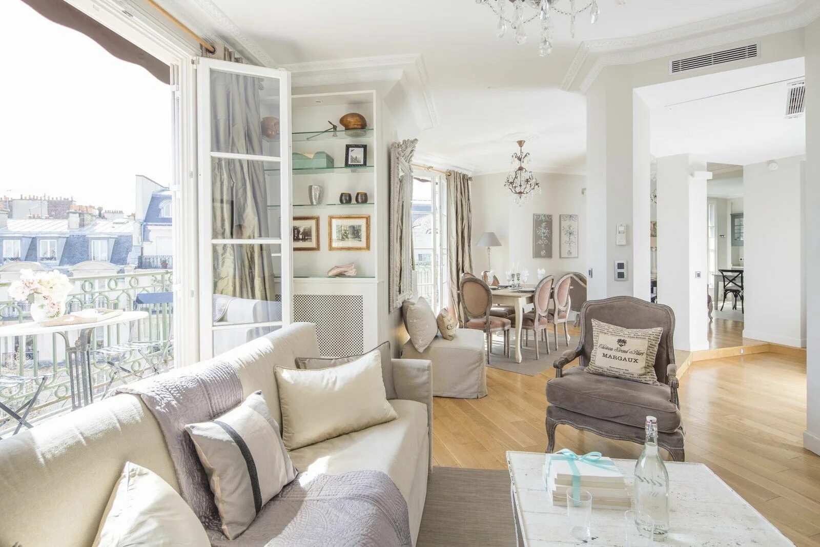 Квартиры парижа интерьеры The 8 Most Lovable, Bookable Pieds-à-Terre in Paris Paris apartments, Apartment 