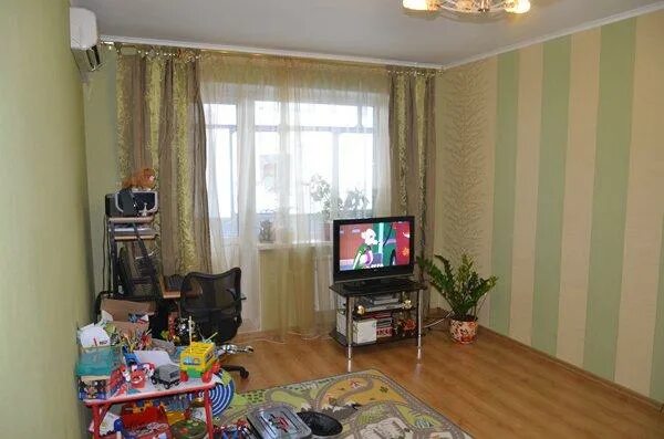 Квартиры улучшенной планировки Двухкомнатная квартира улучшенной планировки,8мкр - Краснодарский край: Местопол