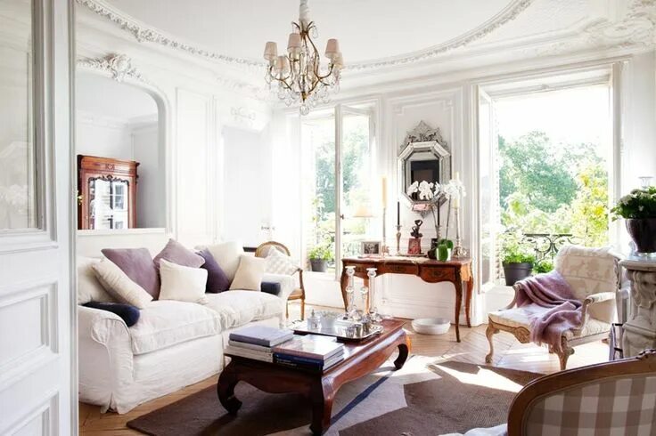 Квартиры в французском стиле фото MiNDFOOD - GALLERY: Parisianc chic Parisian apartment decor, French country livi