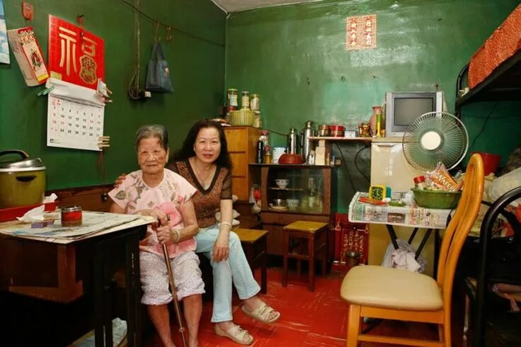 Квартиры в китае фото Just a few days before Hong Kong’s oldest public housing complex Shek Kip Mei Es