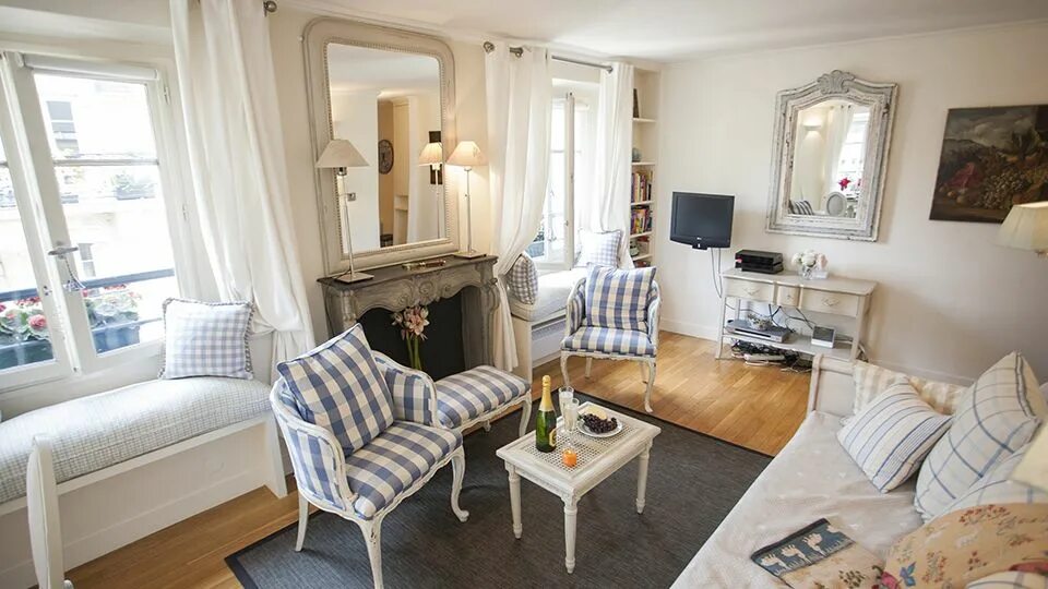 Квартиры в париже фото внутри и снаружи Book 1 Bedroom Paris Holiday Apartment near rue Cler Parisian style decor, Paris