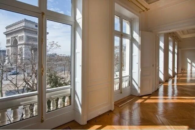 Квартиры в париже фото внутри и снаружи Bei diesem Pariser Schmuckstück steht der Arc De Triomphe direkt vor der Haustür