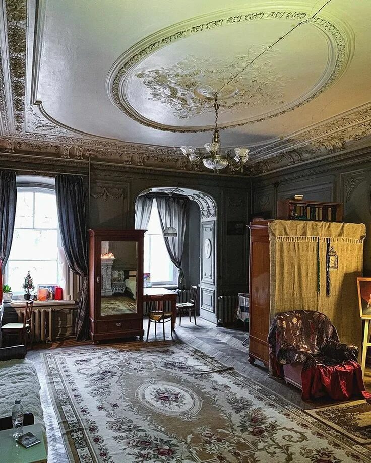 Квартиры в санкт петербурге фото внутри Maxim Kosmin в Instagram: "Интерьер гостиной в доходном доме 1908 года на улице 
