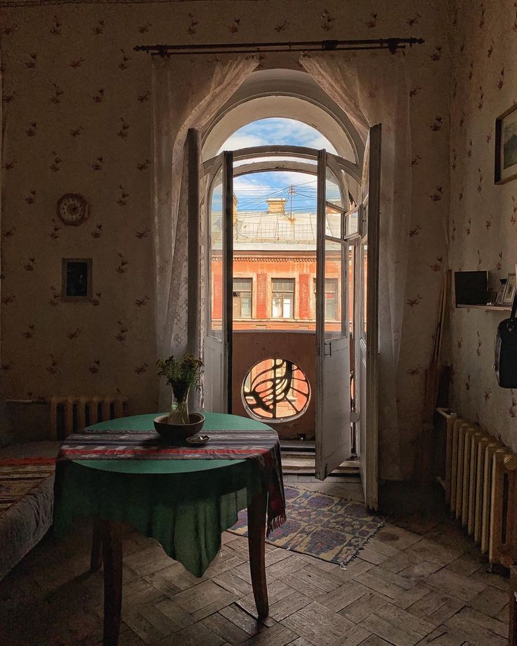 Квартиры в санкт петербурге фото внутри Maxim Kosmin (@maax_sf) * Фото и видео в Instagram Cottage homes, Through the wi