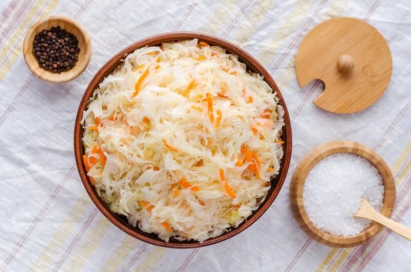 Квашеная капуста пошаговый рецепт классический с фото Sauerkraut в шаре глины стоковое изображение. изображение насчитывающей соленье 